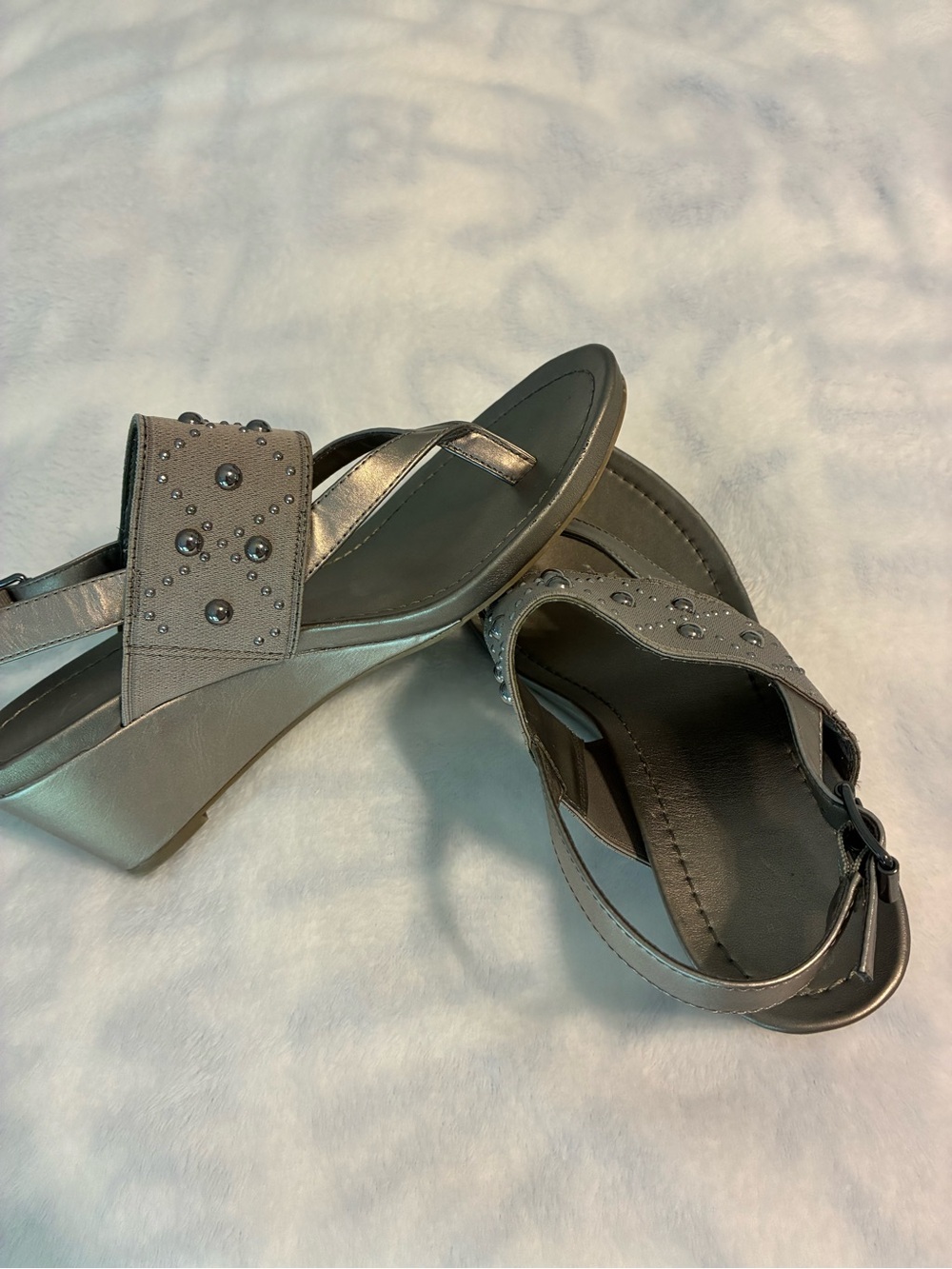 Simply Vera Women's Metallic Gray Wedge Sandals with Stud Detail
